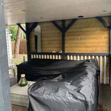 Natuurhuisje Hoenderloo Op De Veluwe בקתה הונדרלו